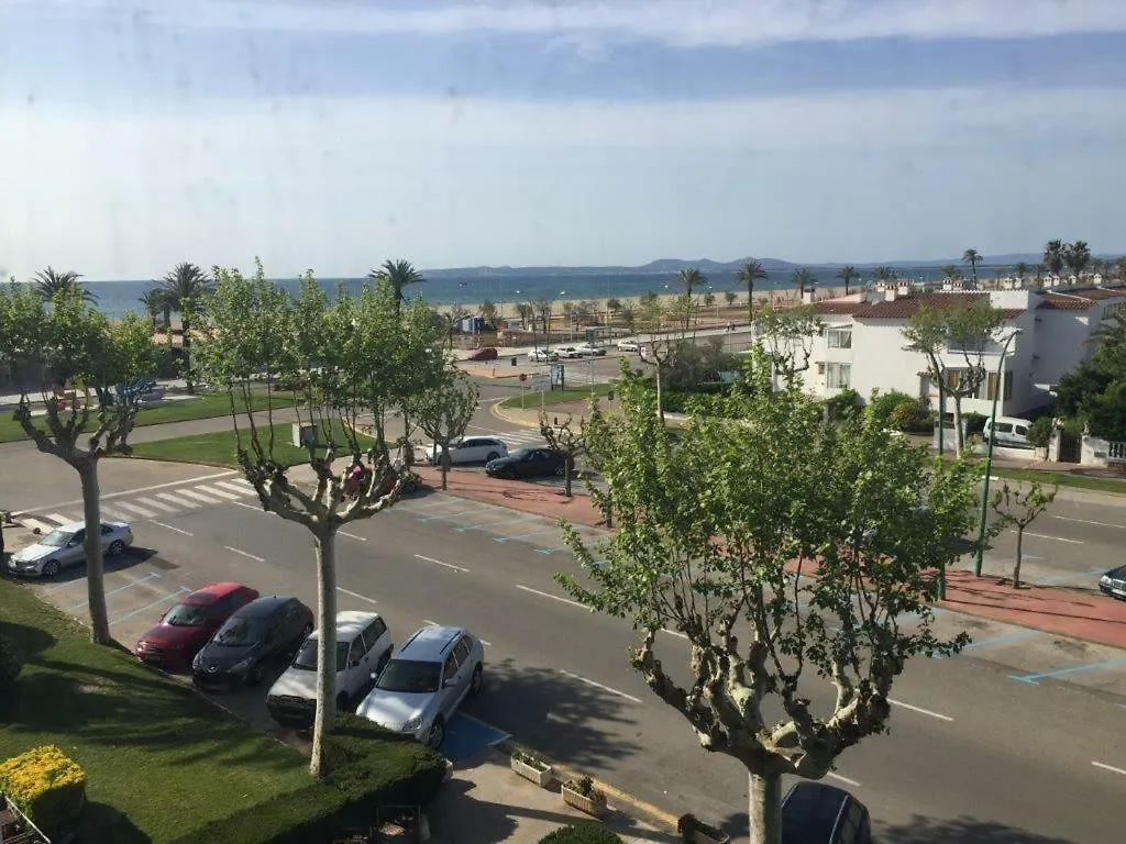 Awaydays - 317 - Duplex Style Apartment 1St Sea Line Empuriabrava